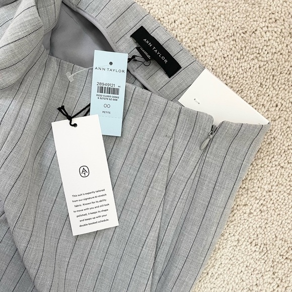 Ann taylor gray pinstripe side zip straight pants 00 petite 00P - Picture 3 of 5